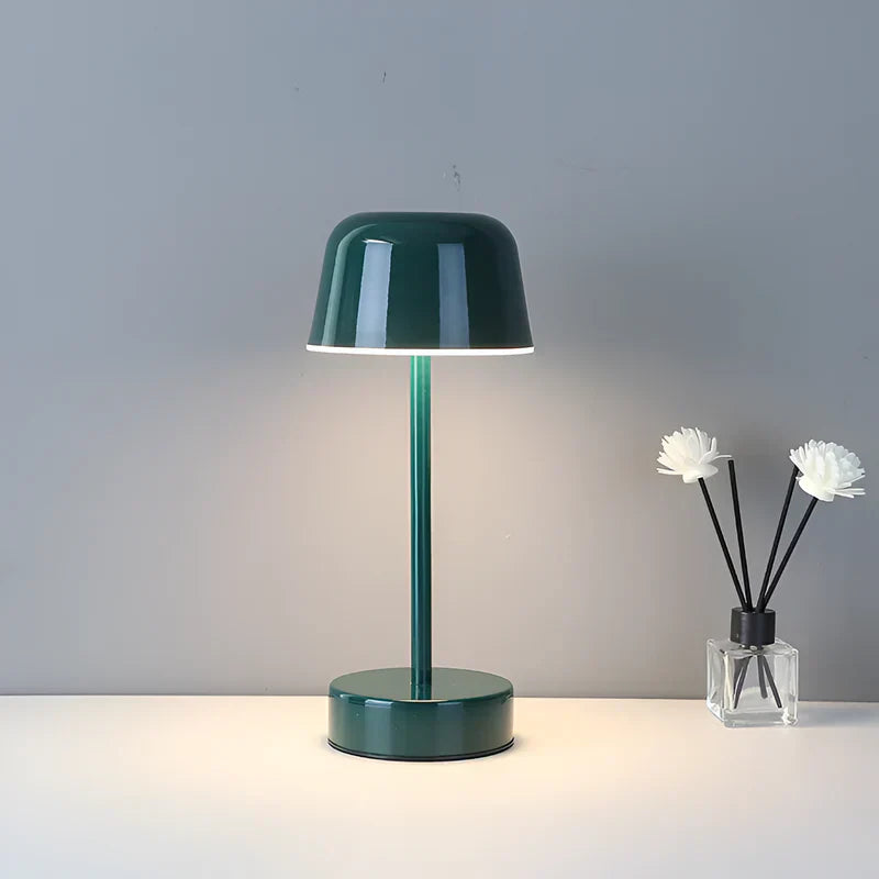 Fargerik LED-bordlampe i retrodesign, trådløs, USB