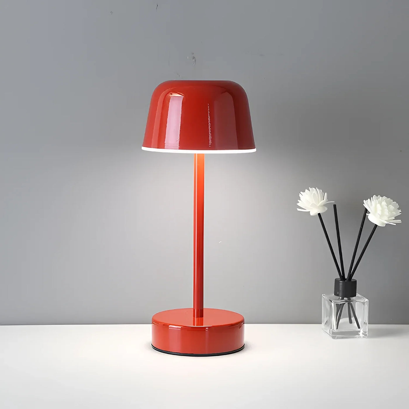 Fargerik LED-bordlampe i retrodesign, trådløs, USB