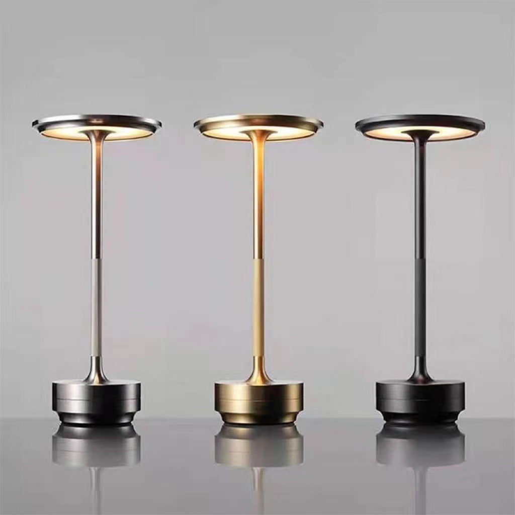 Ledningsfri LED-Bordlampe i Galvanisert Metall