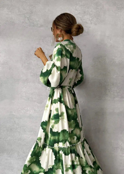 Elegant maxikjole med lange ermer og V-hals - flagrende og elegant