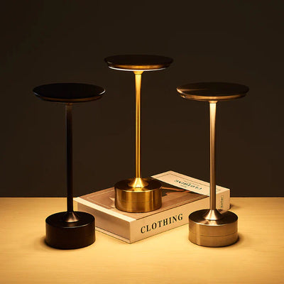 LuxeLumina - Lampe med Metallisk