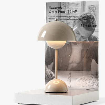 Umbrilight - Bordlampe med retroskjerm